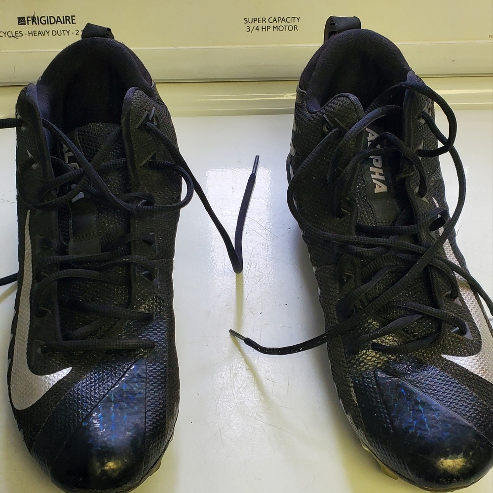 Men's Football Cleats - Nike Alpha Menace Pro Mid. Size 11.5